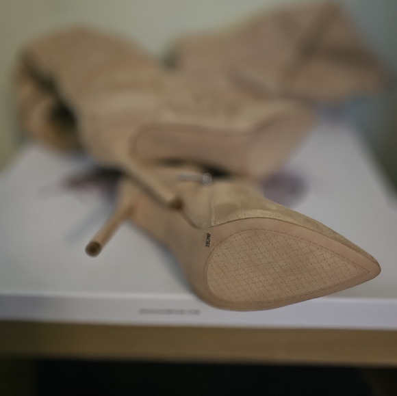 Elegant Tan Knee-High Women's Boots - Picture 5 of 6